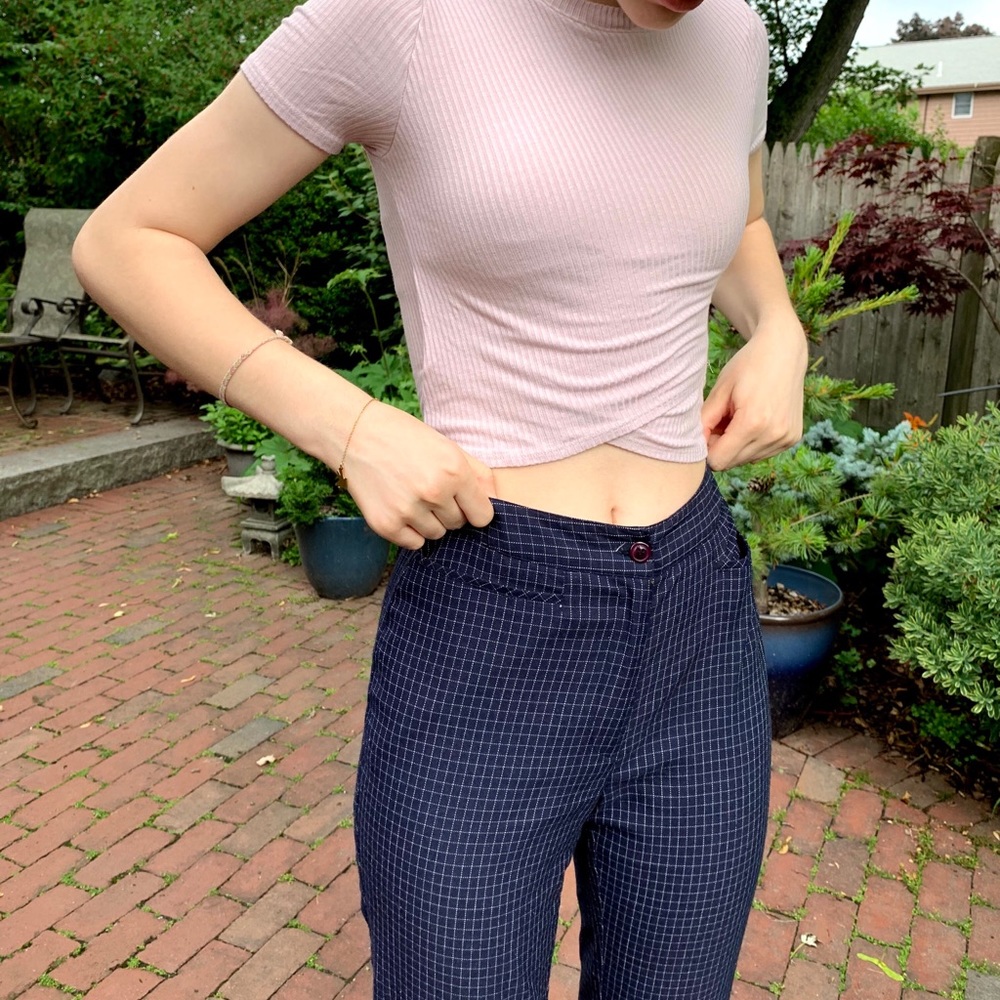 Adorable ribbed UO light pink top